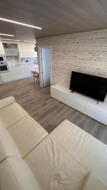 Fantastic Larimar New Apartment ซาลอว์ ภายนอก รูปภาพ